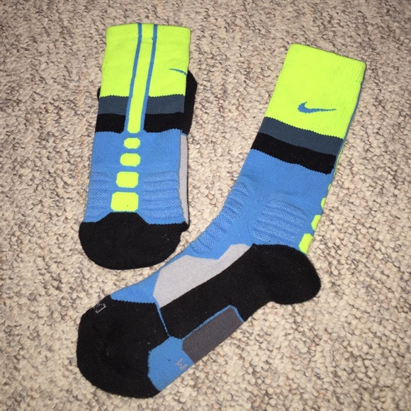 BASICALLY NEW! Nike hyper elite socks green blue M
