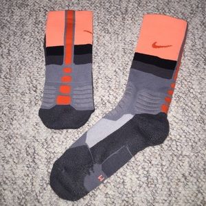 BASICALLY NEW Nike hyper elite socks orange grey M
