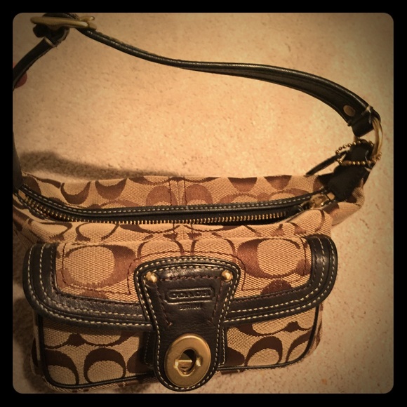 Classic Coach Mini Purse!! - Picture 1 of 4