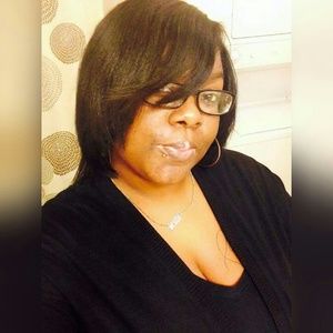 Meet your Posher, Tia