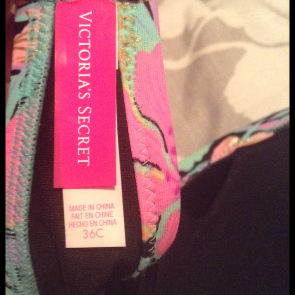 **TOP ONLY** Victoria's Secret size 36c - Picture 3 of 4