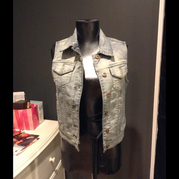 HERITAGE DENIM VEST