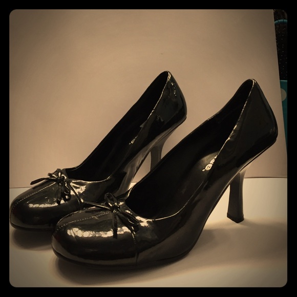 Dollhouse black patent leather heels 9