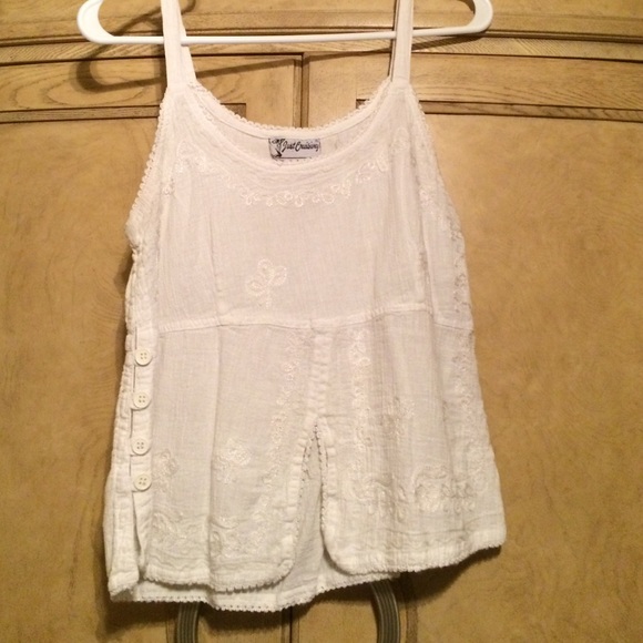 SUPER CUTE WHOTE TANK TOO