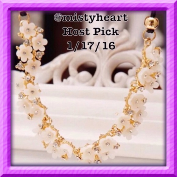 Flower Garland Necklace - Picture 3 of 3