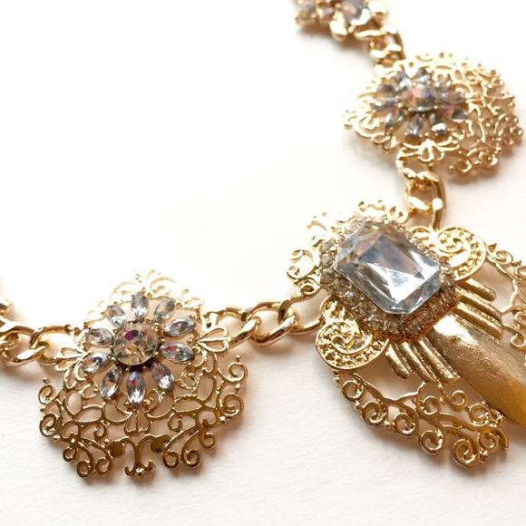 Gorgeous gold & silver statement necklace - Picture 2 of 4