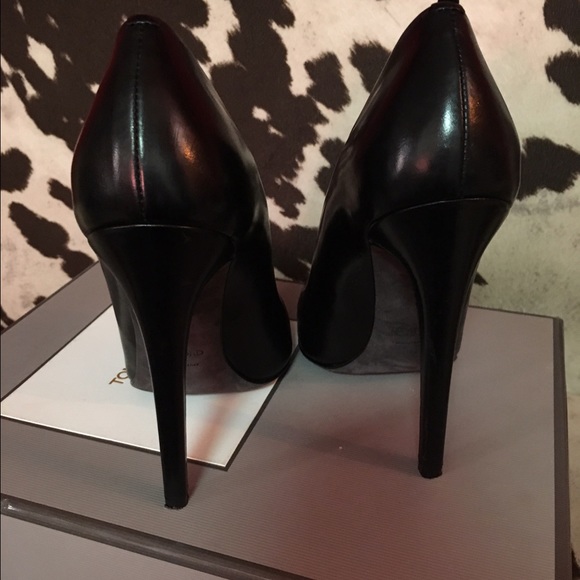 🚫SOLD 🚫   Tom Ford - Picture 2 of 4