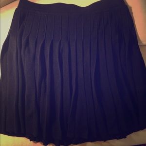 DKNYC pleat wool mix skirt! Lovely hang, great!
