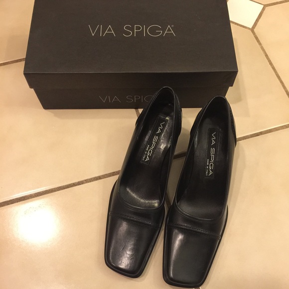 Authentic Via Spiga Classic Pump in black - Picture 1 of 4