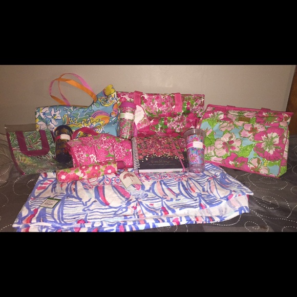 Lilly Pulitzer 🎀Ask me about anything pictured!