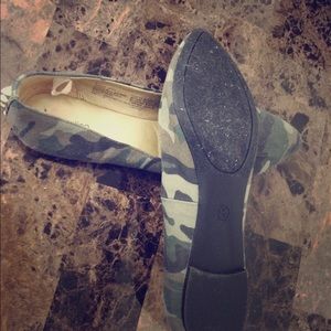 Camouflage Green Flats