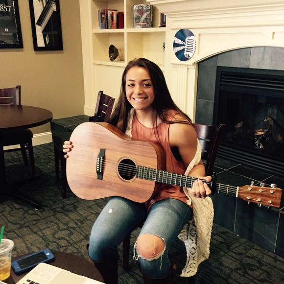 Meet your Posher, Elaina - Picture 1 of 1