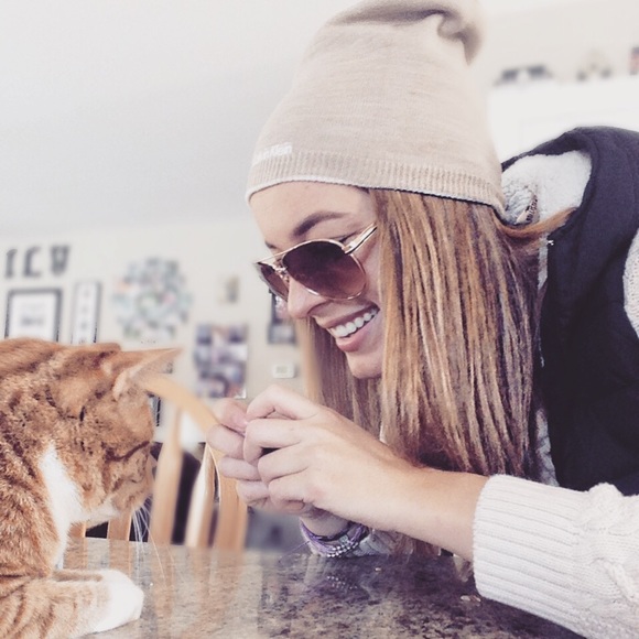 Meet your Posher, Casey