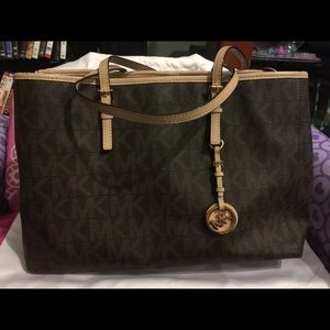 Michael Kors Jet Signature Tote