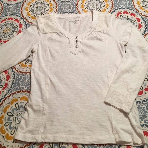 White shirt with lace detail