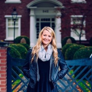 Meet your Posher, Cydney