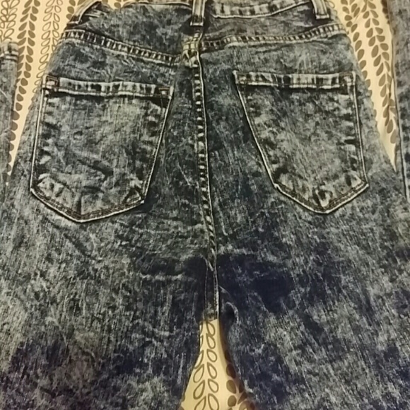 Jeans - Picture 3 of 4