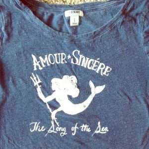Old navy Tshirt