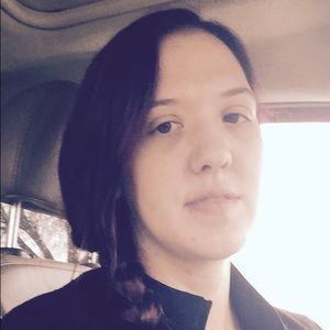 Meet your Posher, Adrienne