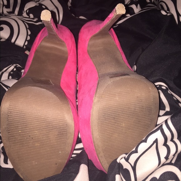 Pink heels - Picture 2 of 2