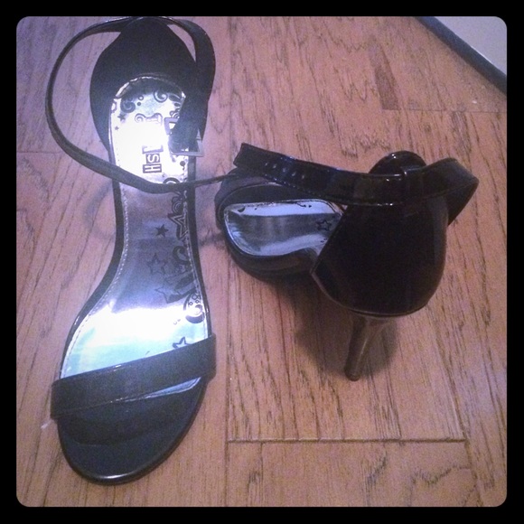 Black sandals
