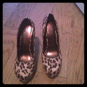 Animal print pumps