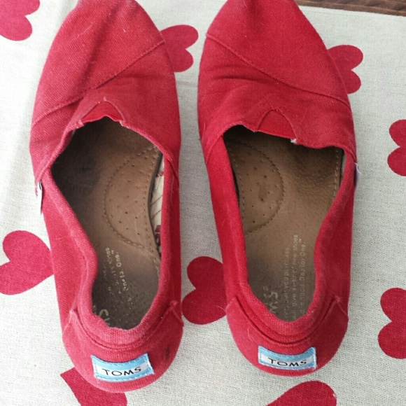 Red Toms canvas shoes sz 6