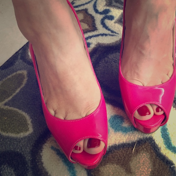Hot Pink Guess heels