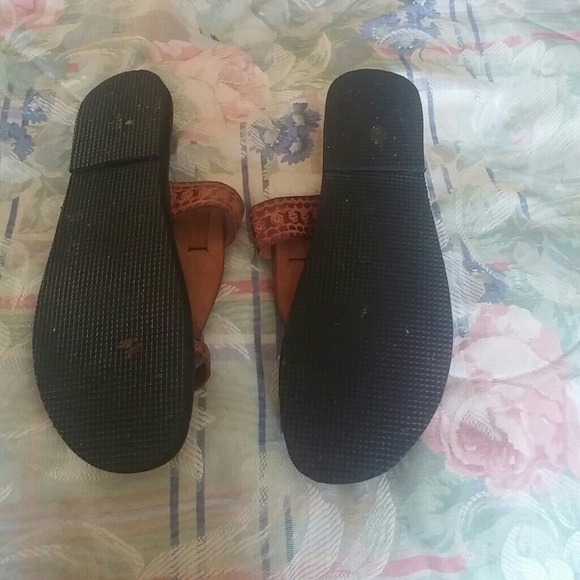 Slippers - Picture 3 of 4