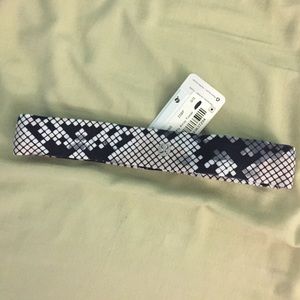 Lululemon skinny fly away tamer headband