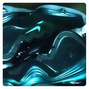 Nike penny invisibility cloak sneakers size 9.5