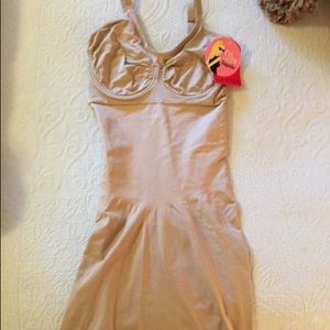 NWT Spanx full slip, size Large