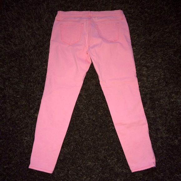 Pink Jeans - Picture 2 of 4