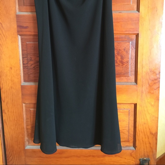 Black skirt.  35 inches from waist to hem.