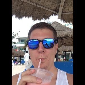 Meet your Posher, Steven