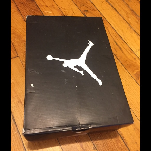 Jordan 11 cherry low size 11 - Picture 2 of 4