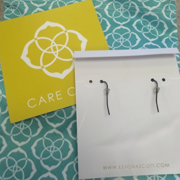 Kendra Scott Dani in black banded agate - Picture 4 of 4