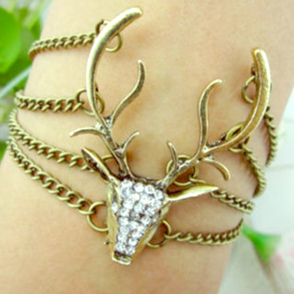 ❌❌SOLD❌❌Deer Rhinestone Bracelet!