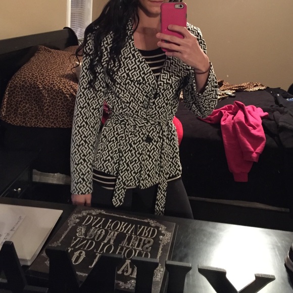 Black and white jacket FINAL REDUCTION! - Picture 4 of 4