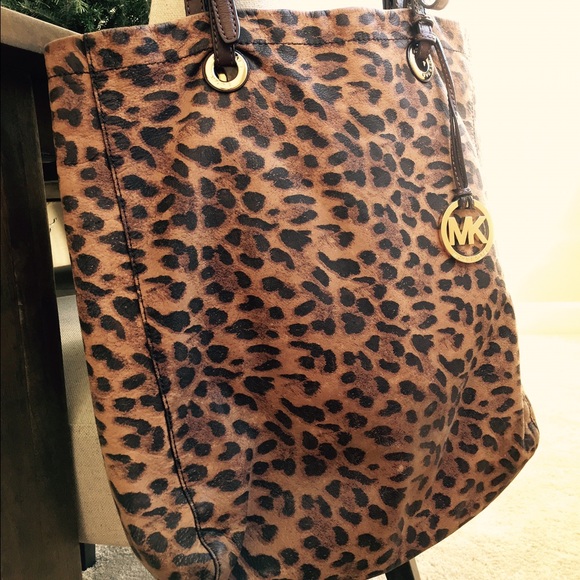 Michael Kors Leopard Tote Shoulder bag - like new!