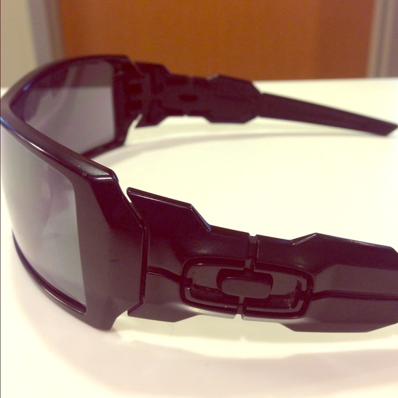 Oakley Accessories - Oakley Oil Rig Sunglasses