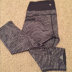 Lulu lemon crop pants size 4
