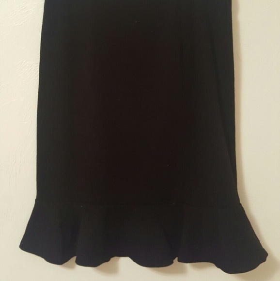 Puplum black skirt