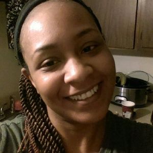 Meet your Posher, Dionne