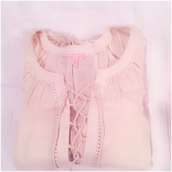 Victoria’s Secret White Crochet Top - Picture 5 of 8