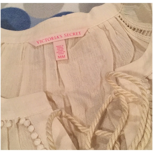 Victoria’s Secret White Crochet Top - Picture 7 of 8