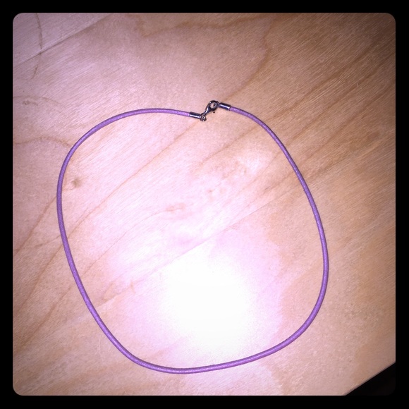 Tous choker with authenticity for maintenance