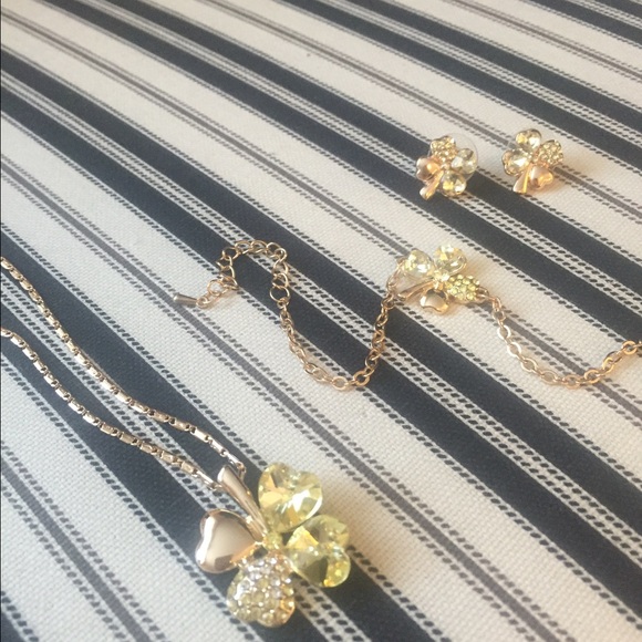 Yellow 18kgp clover necklace earrings set