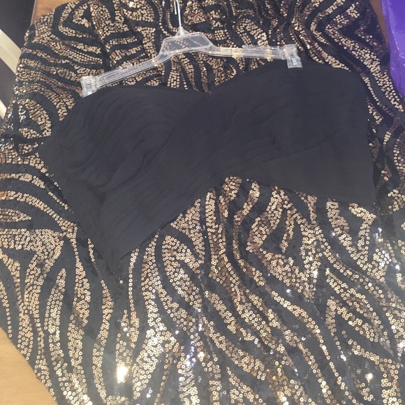 LAST PRICEđź‘—Night Moves prom dress - Picture 2 of 4