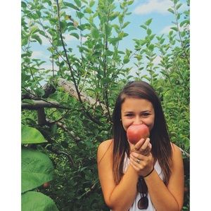 Meet your Posher, Alyssa